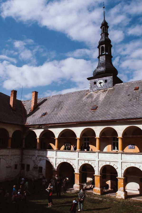 Апартаменты Zamek Ruda Nad Moravou Экстерьер фото